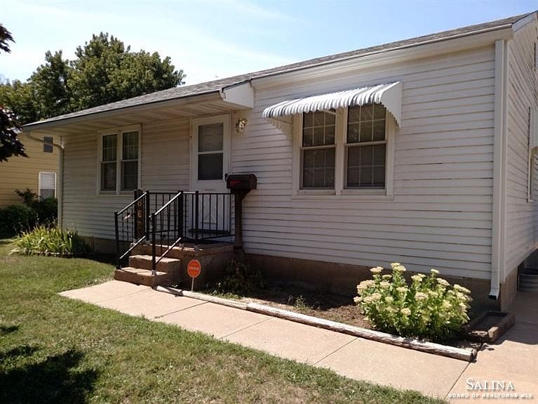 1st image of 860 Osage Ave