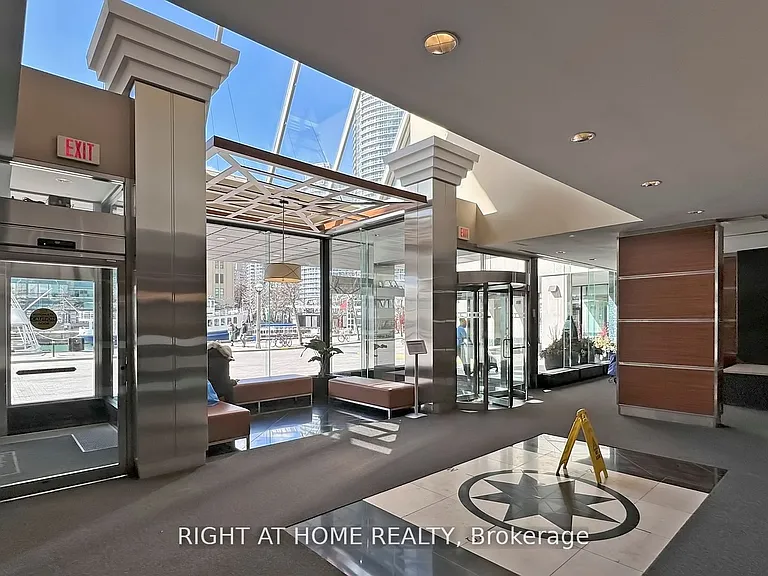 99 Harbour Sq #2205 — Photo 11