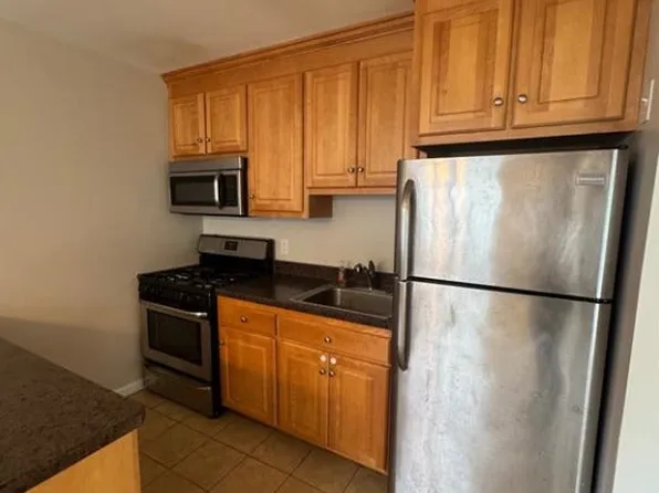 12 Cedar Ct Unit I, East Haven, CT 06513
