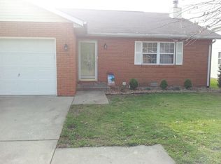 110 Twin Oaks Dr, Shiloh, IL 62221