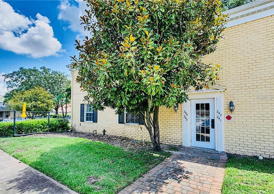1st image of 243 Lewfield Cir #243