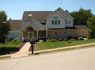 133 Field Club Dr W, Mc Kees Rocks, PA 15136