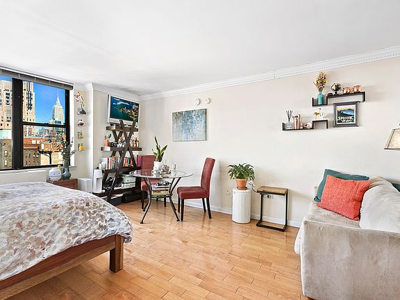 4th image of 222 W 14th St APT 12G