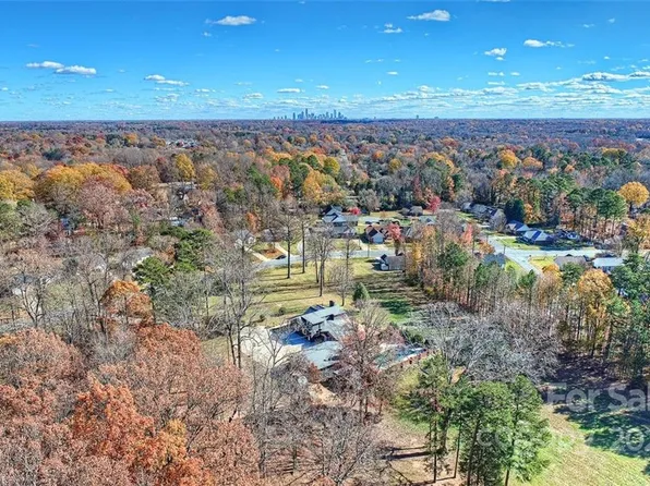 6725 Sullins Rd, Charlotte, NC 28214