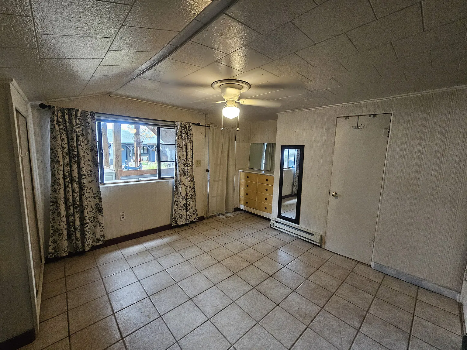 Studio, 210 sqft, $675 — Photo 4