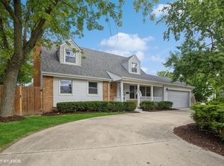 912 W Army Trail Blvd, Addison, IL 60101