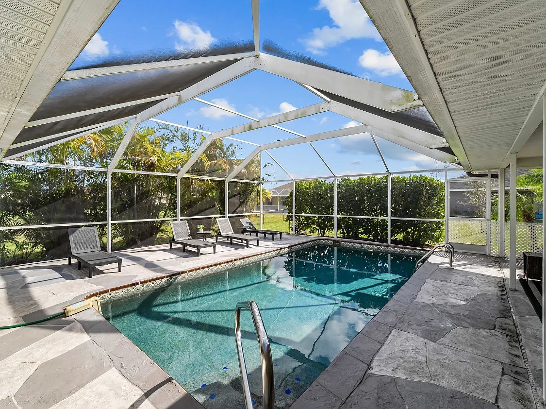 1535 Ultramarine Ln — Photo 1