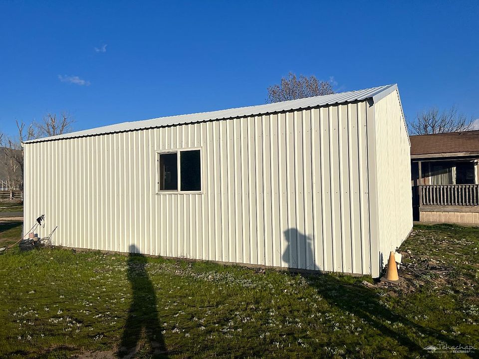 2nd image of 21075 Pellisier Rd