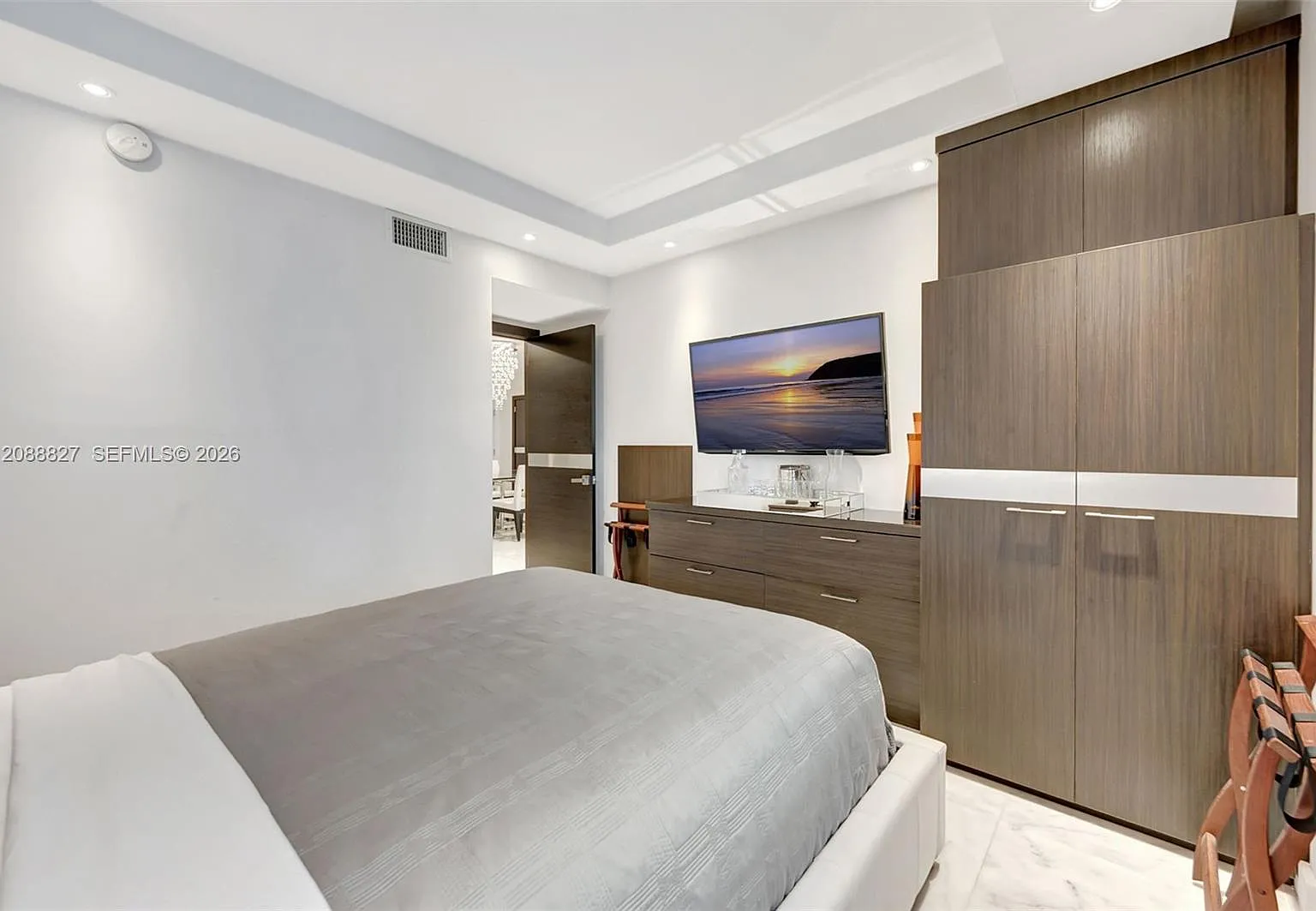 2 bed, 1230 sqft, $22,000 — Photo 3