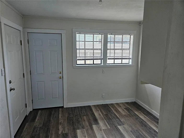 115 Holly Dr — Photo 15