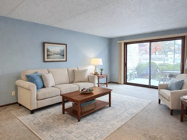 2455 Londin Ln E APT 117, Maplewood, MN 55119