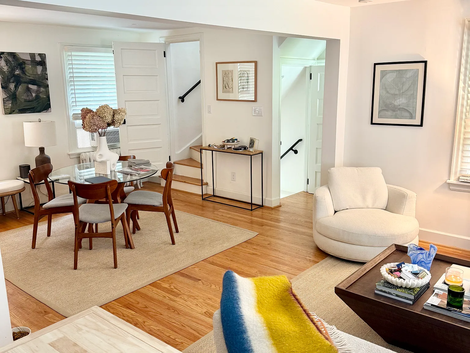 2 bed, 900 sqft, $3,850 — Photo 1
