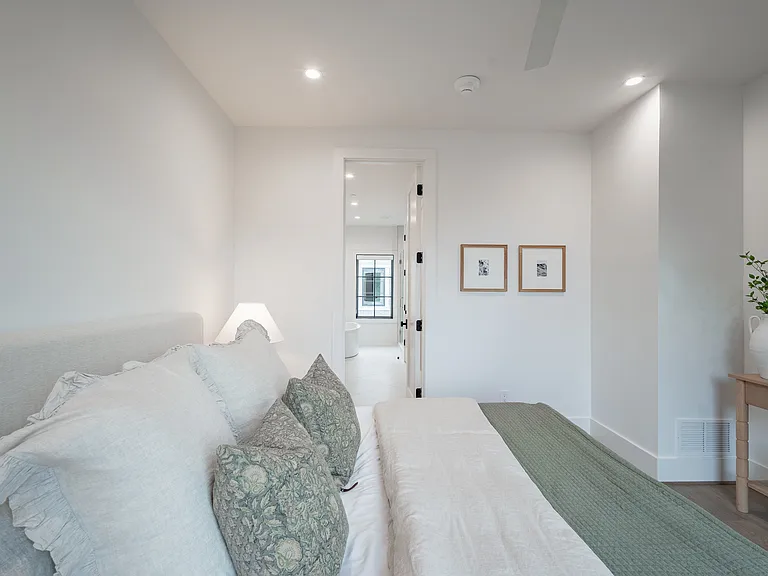 4525 Emerson Ave #3L — Photo 23