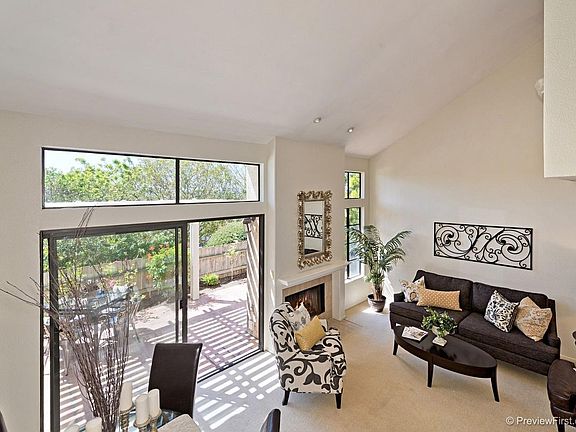 Living/dinning room - view 2