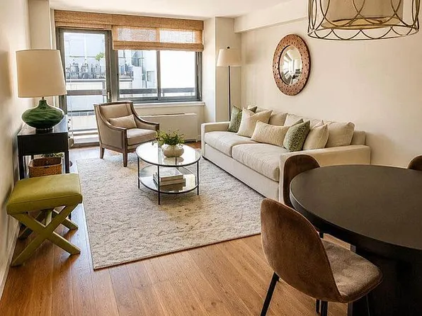 515 E 72nd St APT 15D, New York, NY 10021