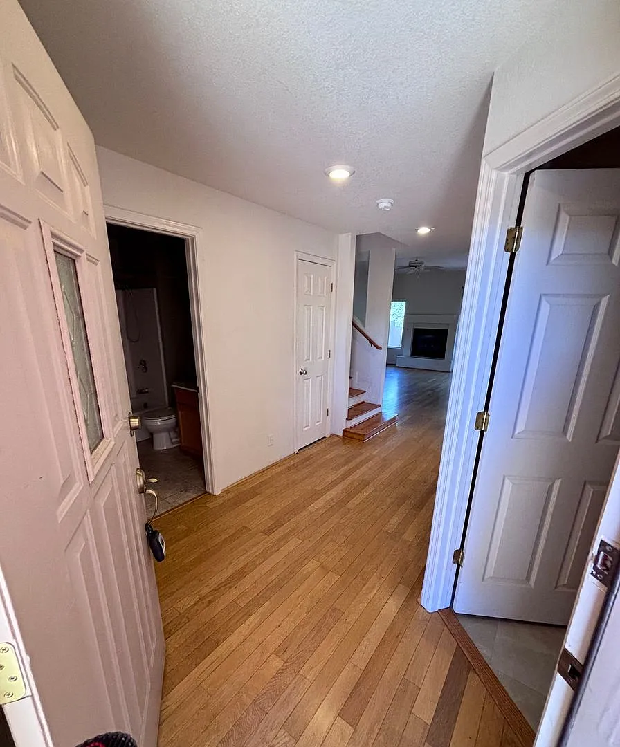 Unfurnished, 1-Year Long-Term Rental — Photo 3