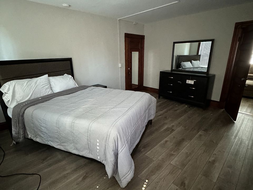 1st image of 37 New King St Floor 2A