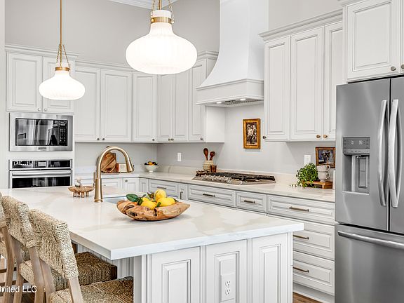 2nd image of 12490 Star Ln