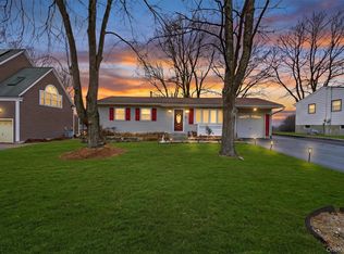 18 Cardinal Drive, Poughkeepsie, NY 12601