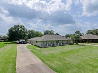 10517 Buxton Rd, Saint Amant, LA 70774