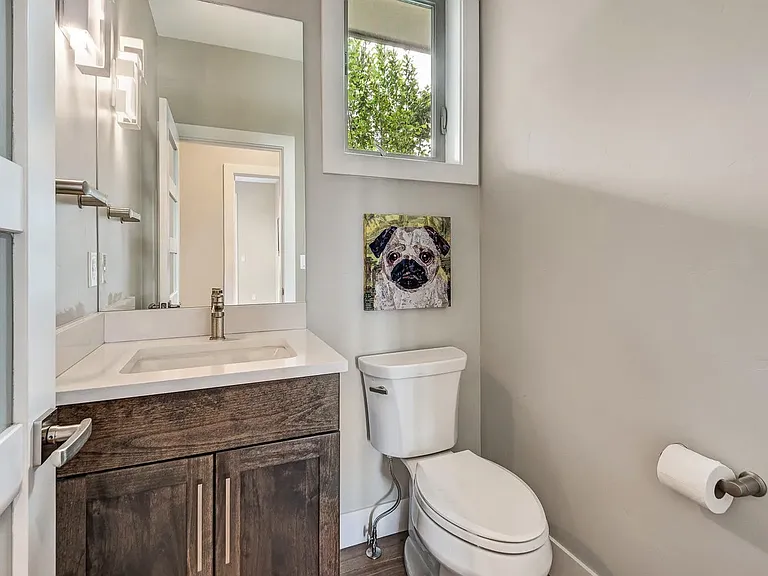 1315 NW Mount Washington Dr — Photo 2