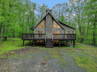 107 Musket Dr, Lackawaxen, PA 18435