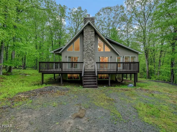 107 Musket Dr, Lackawaxen, PA 18435