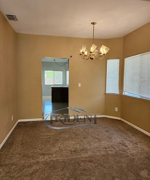 1105 Johnathan Dr — Photo 3