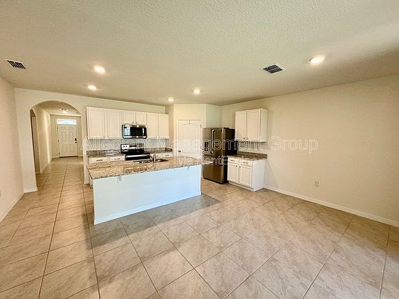 3rd image of 5371 Pine Lilly Dr