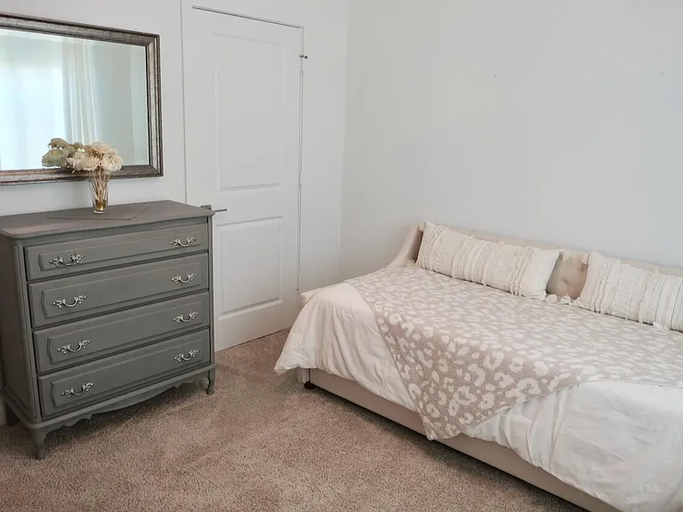 1753 NE White Pine Ter — Photo 32
