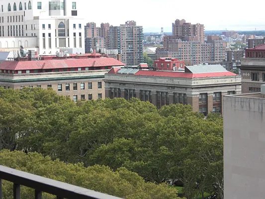 Sold by Sotheby's International Realty | media 18