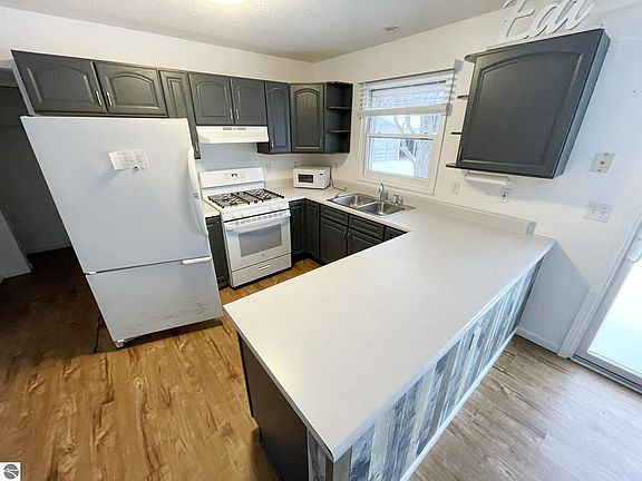 4th image of 10511 Lake Of The Woods Rd