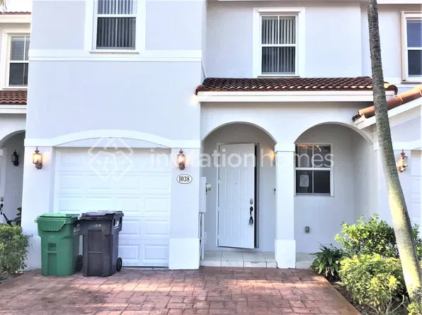 1038 NE 207th Ter, Miami, FL 33179