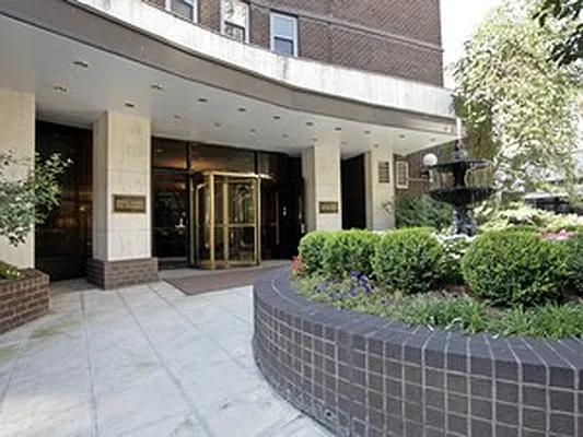 Sold by Corcoran | media 21