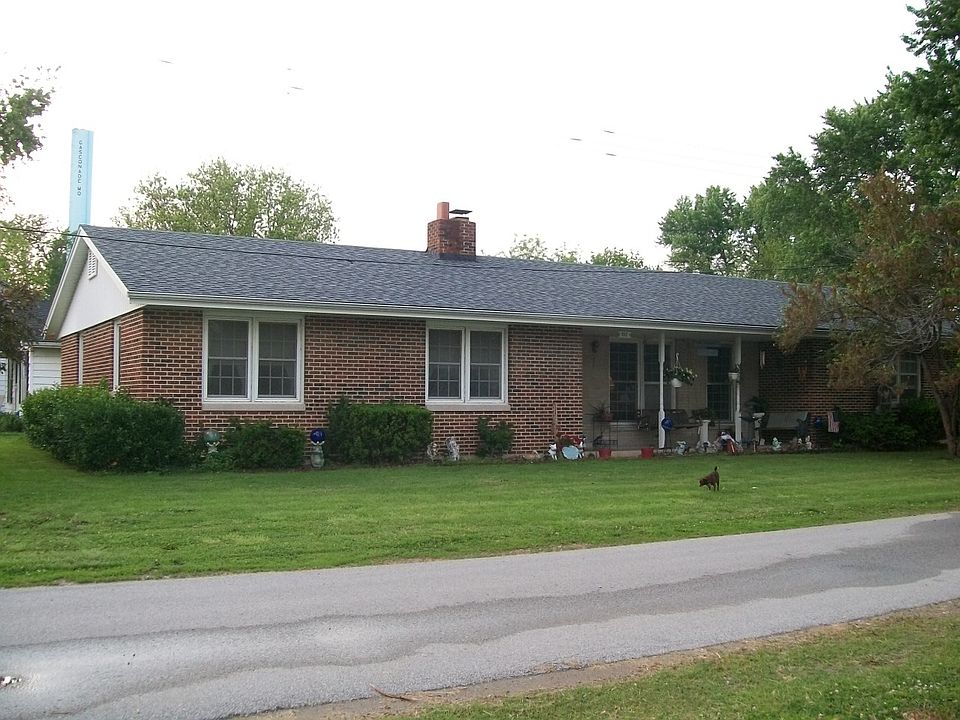 2nd image of 362 Oak St