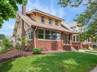 2002 Yahara Pl, Madison, WI 53704