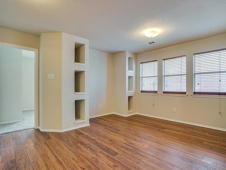 9804 Westmere Ln — Photo 18