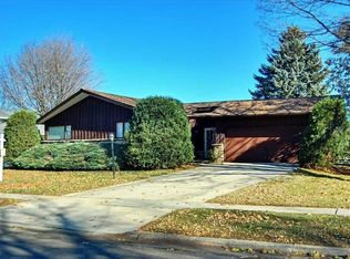 181 S Jane Dr, Elgin, IL 60123