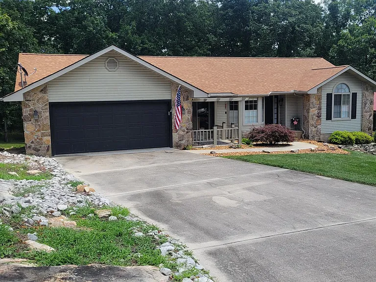 456 Snead Dr — Photo 1
