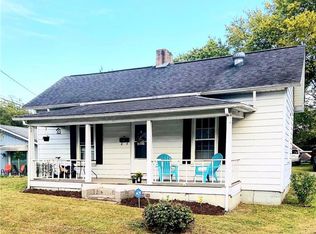 411 Jessup St, Mount Airy, NC 27030