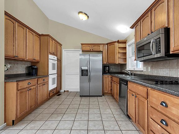 5th image of 2049 Meadowbrook Way Dr