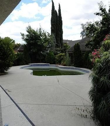 5th image of 8124 Pine Oaks Ct