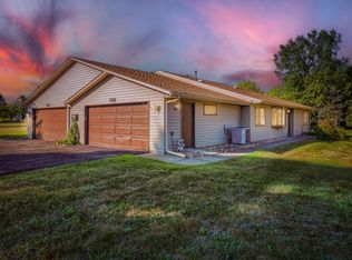 3743 Goodwin Ave N, Oakdale, MN 55128