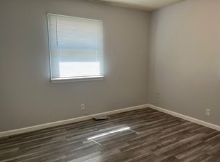 404 E Madison St #L, Auburn, IL 62615