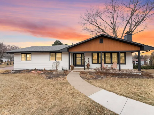 1209 E Cedar Pl, Sioux Falls, SD 57103