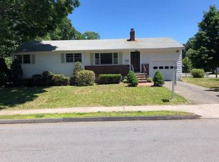 16 Selwyn Rd, Braintree, MA 02184