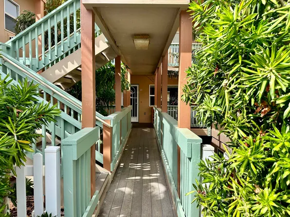 5 Abbey Ln APT 322, Lahaina, HI 96761