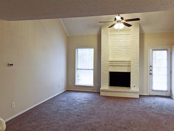 3rd image of 308 W Meadowbrooke Dr