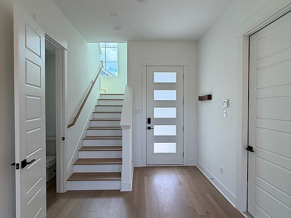 3rd image of 5815 Highland Sky Ln