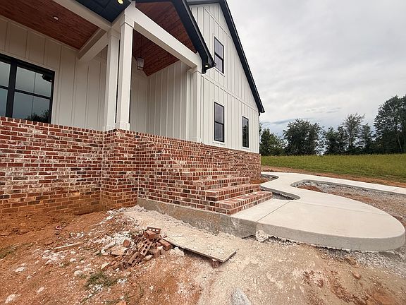 4th image of 169 Hancock Dr